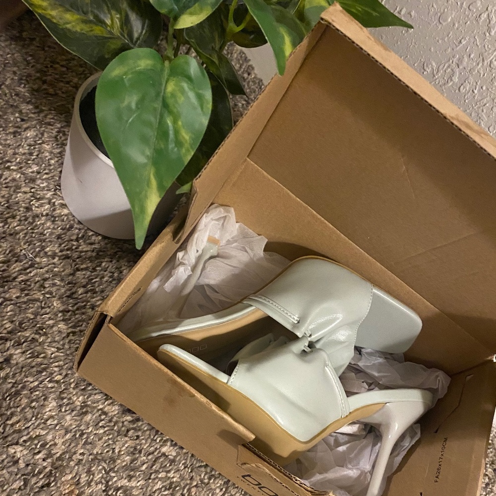 SAGE OPEN TOE MULE